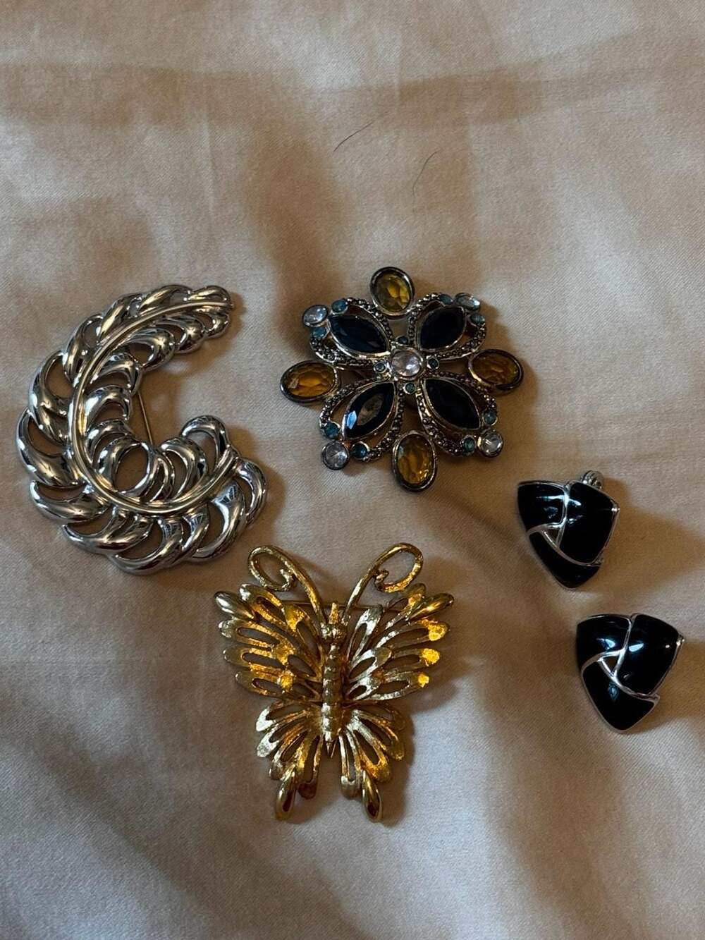 Vintage Costume Jewelry Lot 3 Brooches + Black Clip On Earrings (Monet)